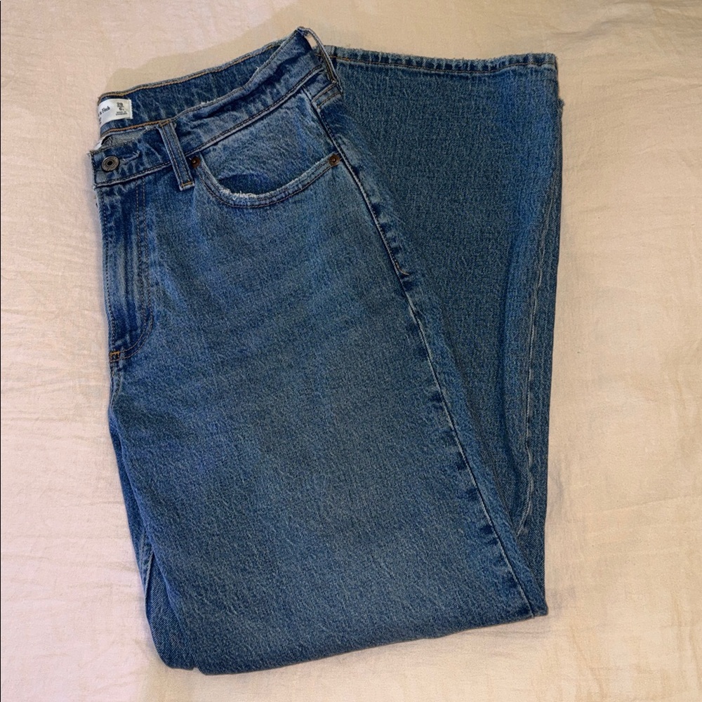 Abercrombie - Curve Love Low Rise Baggy Jean - Picture 4 of 6